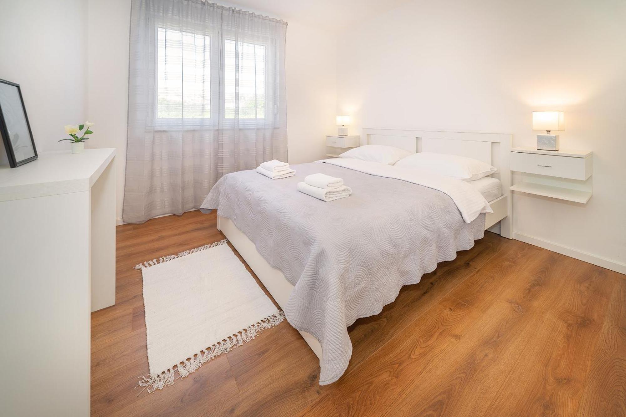 Poolside Apartments Anabella บัชกา ภายนอก รูปภาพ