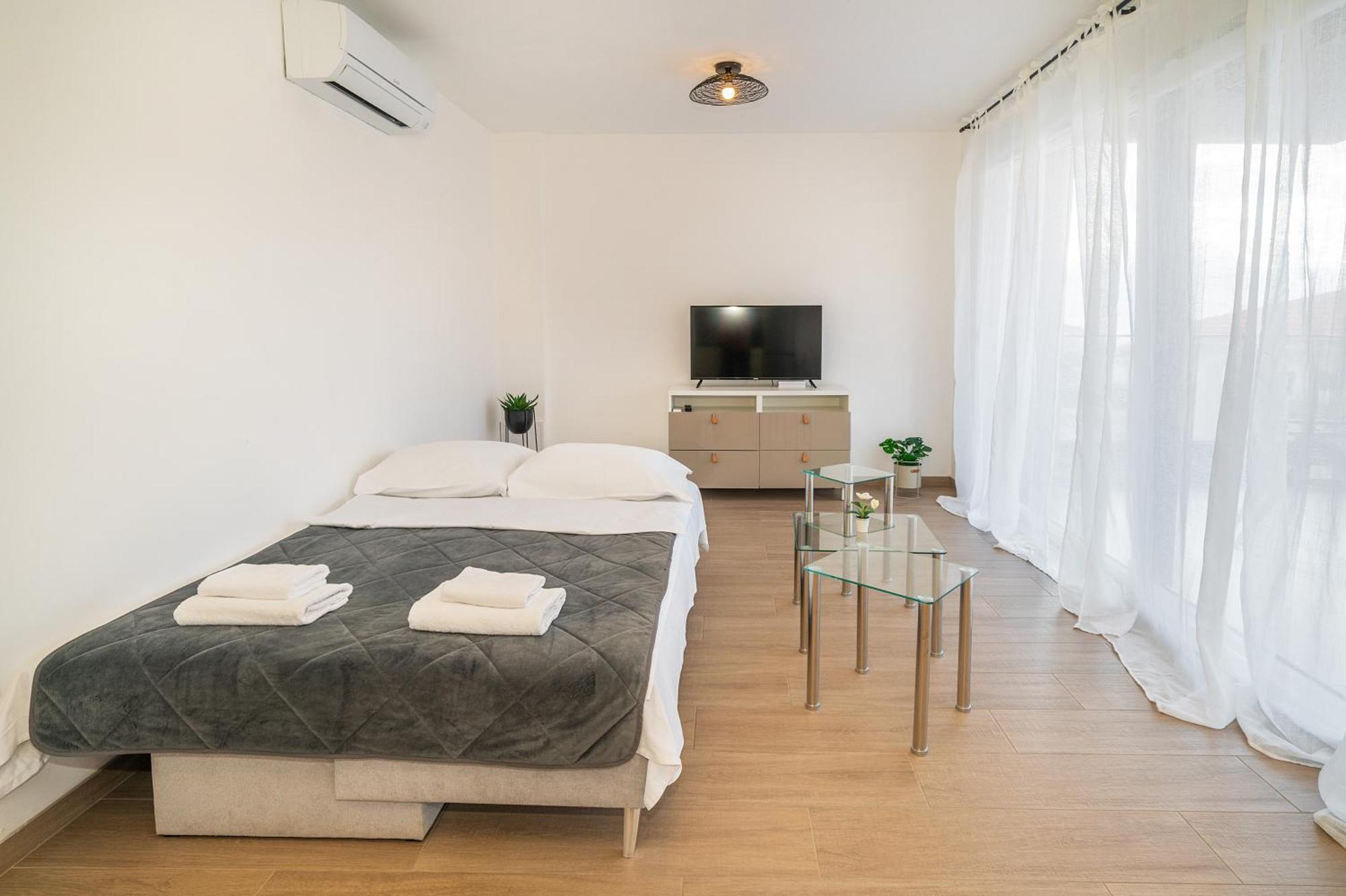 Poolside Apartments Anabella บัชกา ภายนอก รูปภาพ