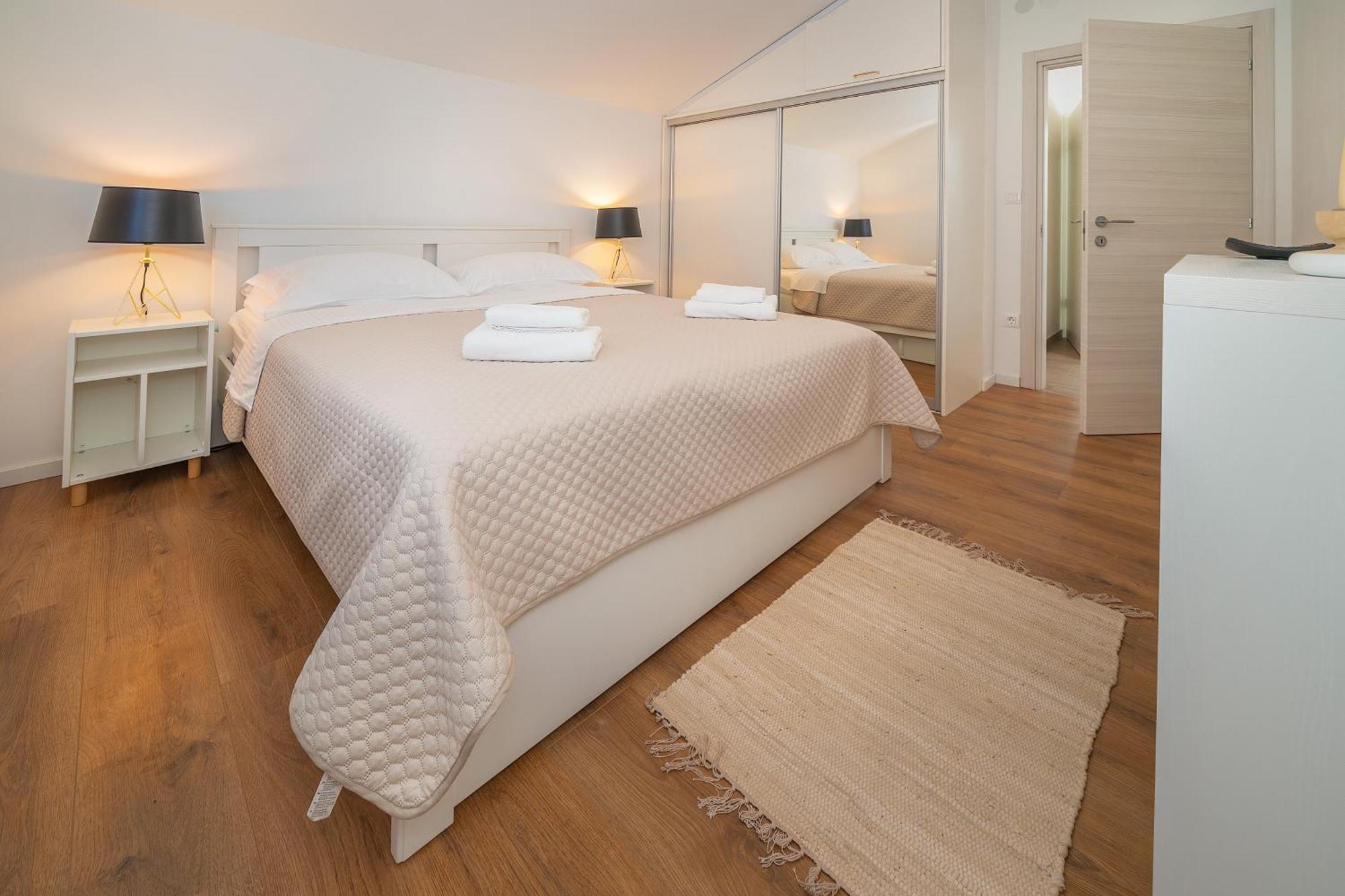 Poolside Apartments Anabella บัชกา ภายนอก รูปภาพ